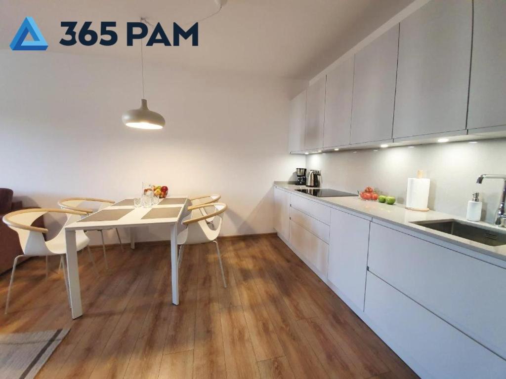 Apartament Z Basenem Polanki Park - 365Pam كولوبرزيغ المظهر الخارجي الصورة